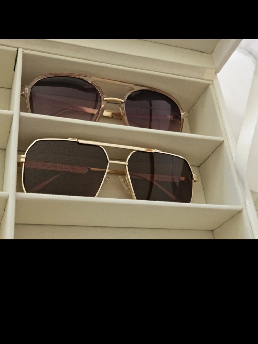 Sunglass Case With Two Pair Of SoJo Sunglasses - Picture 2 of 9